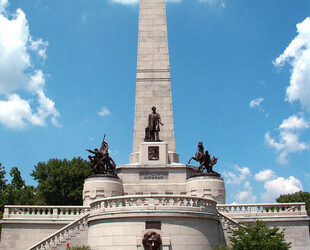 LINCOLN TOMB