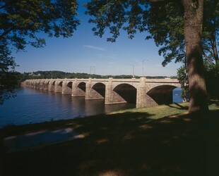 RIVERFRONT PARK